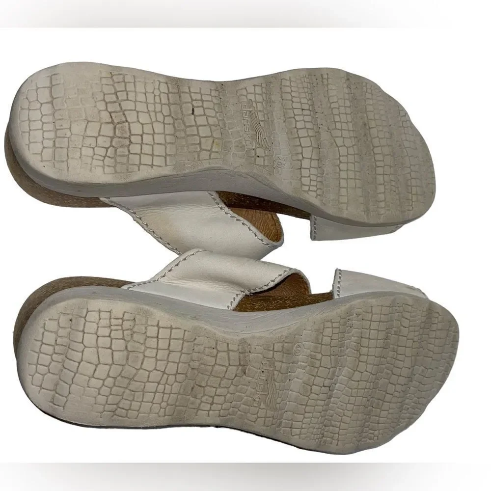 Dansko Wms Sz 9.5 / EU 40 Beige Double Strap Adjustable Slip On Sandals
